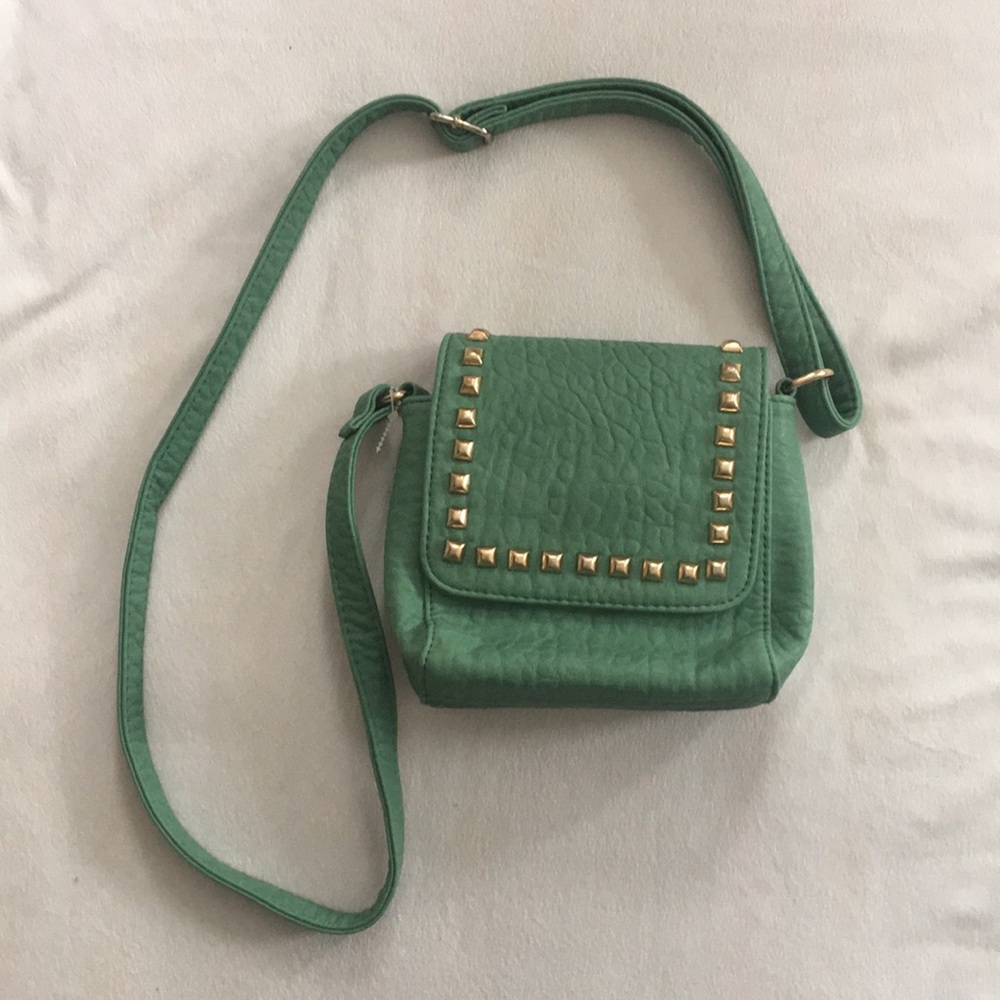 Street level crossbody bag